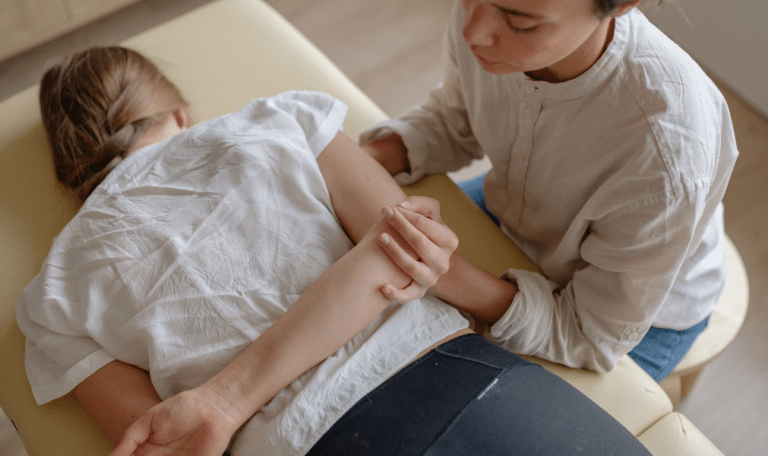 How Chiropractic Care Helps Relieve Sciatica 